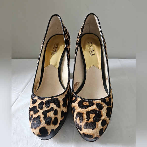MK MICHAEL KORS Sabrina Leather. Leopard Print Chunk Heel Shoes - Picture 4 of 10